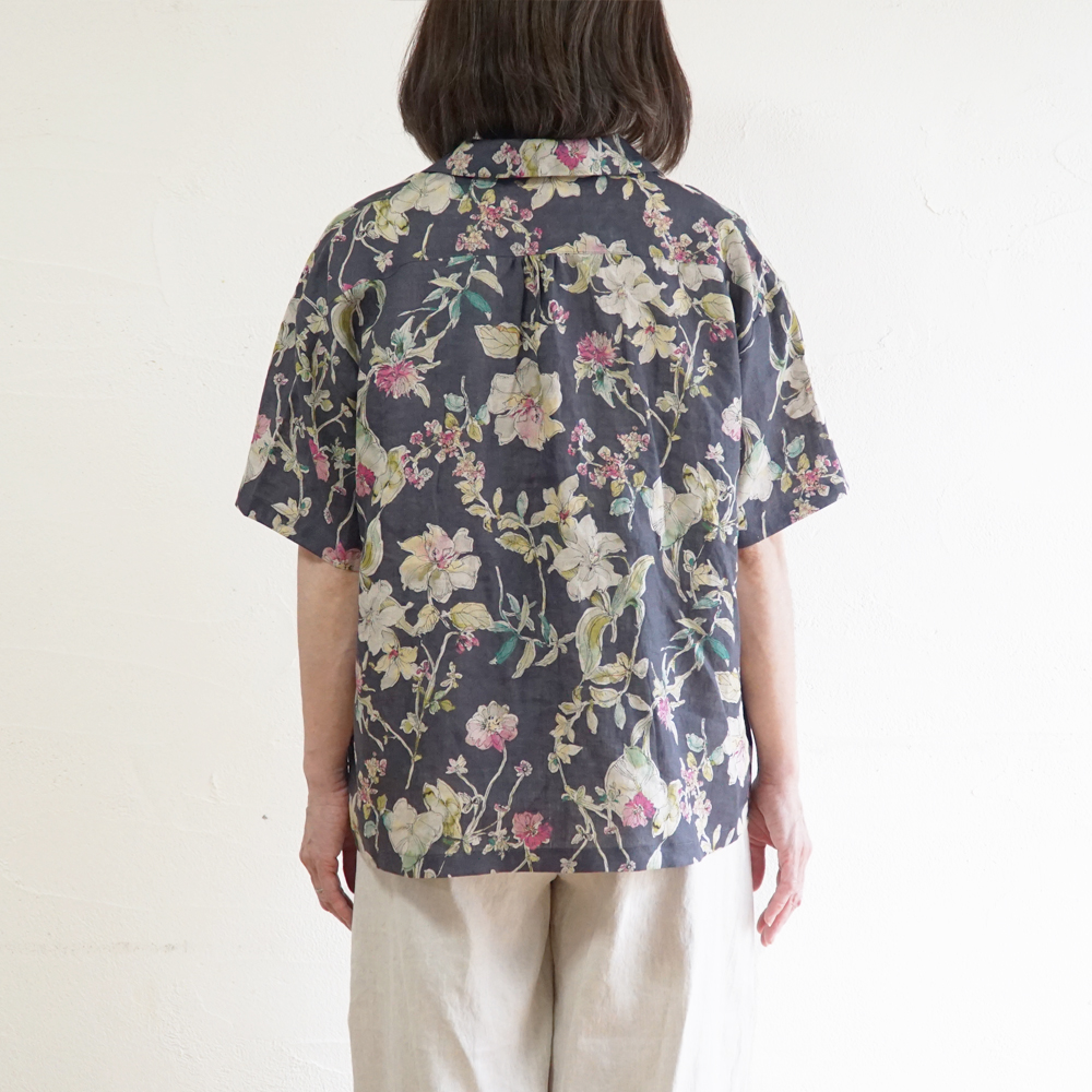 花柄ブラウス 