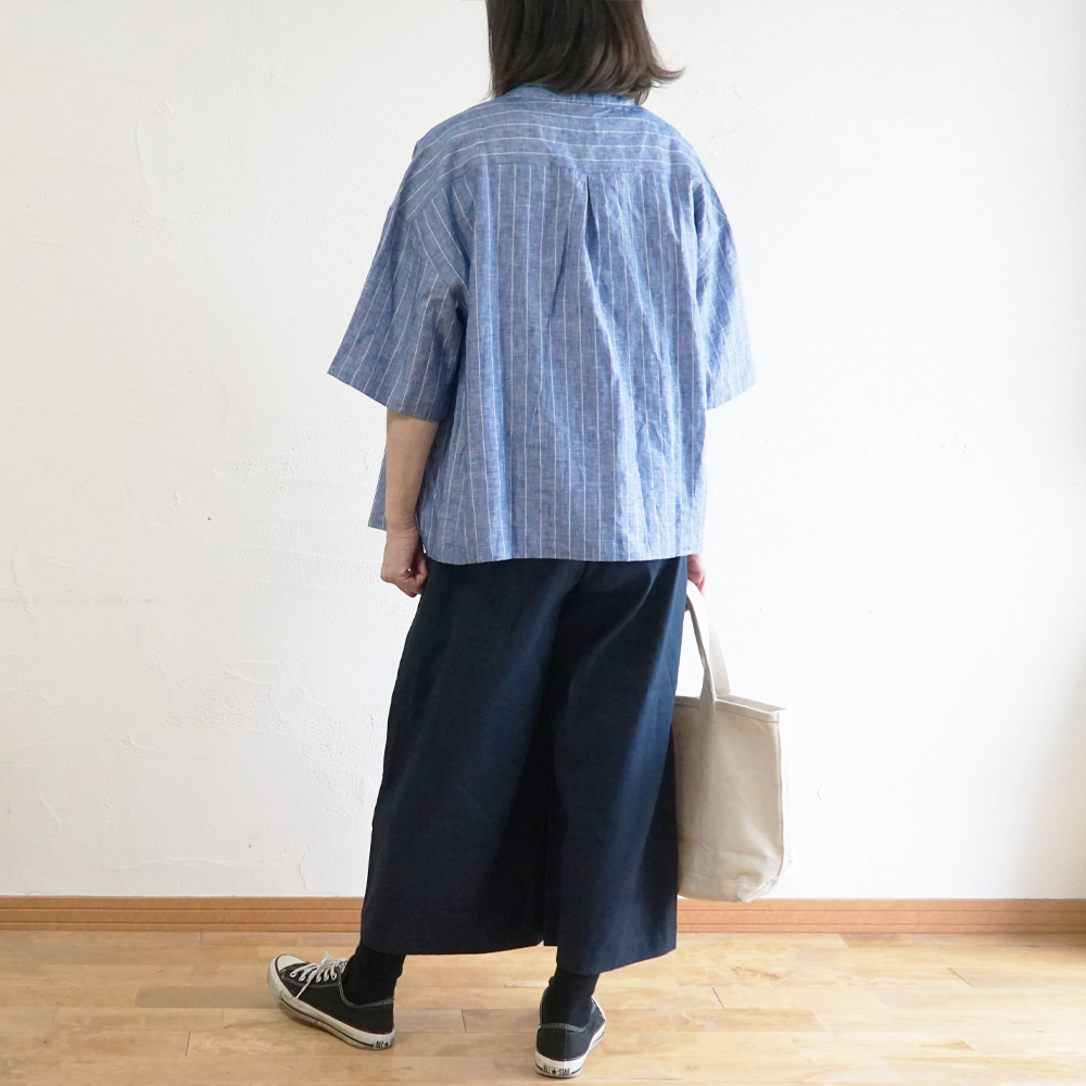 リネンブラウス"