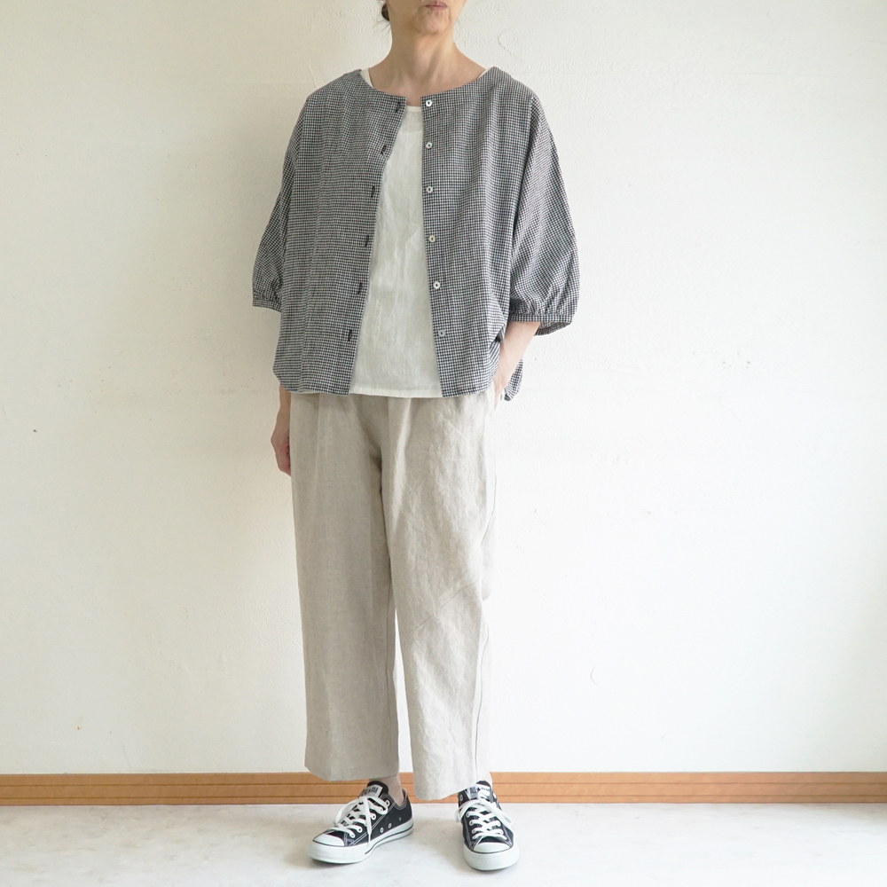 テーパードパンツ 