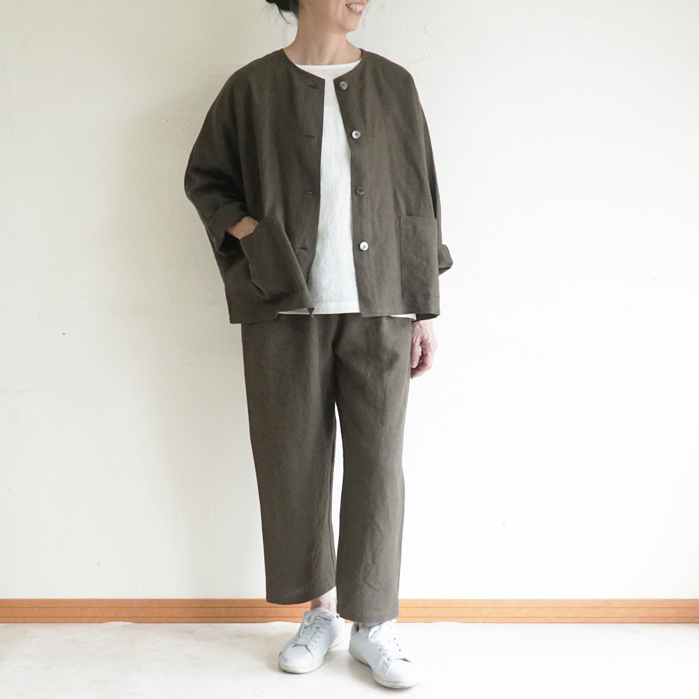 テーパードパンツ 