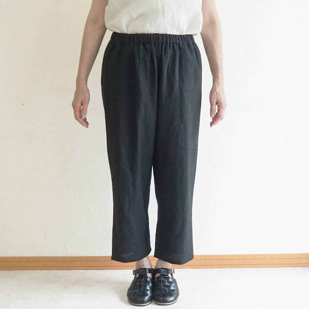 テーパードパンツ 