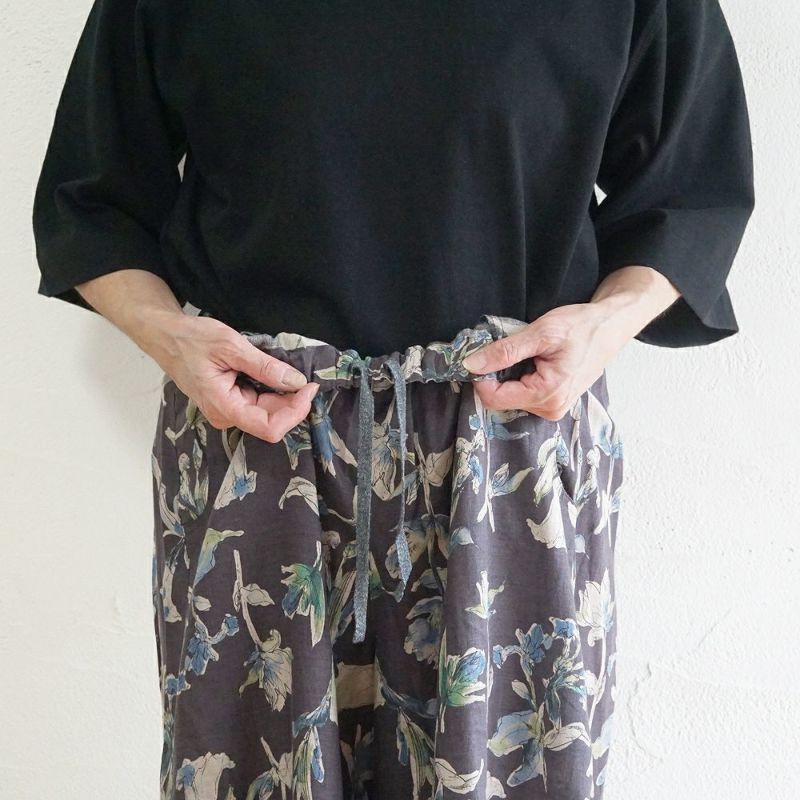 Branch m‘.,ブランチエム,ナチュラル,30代,40代,50代,60代,リネン,ゆったり,パンツ,リネンパンツ,花柄,柄パンツ