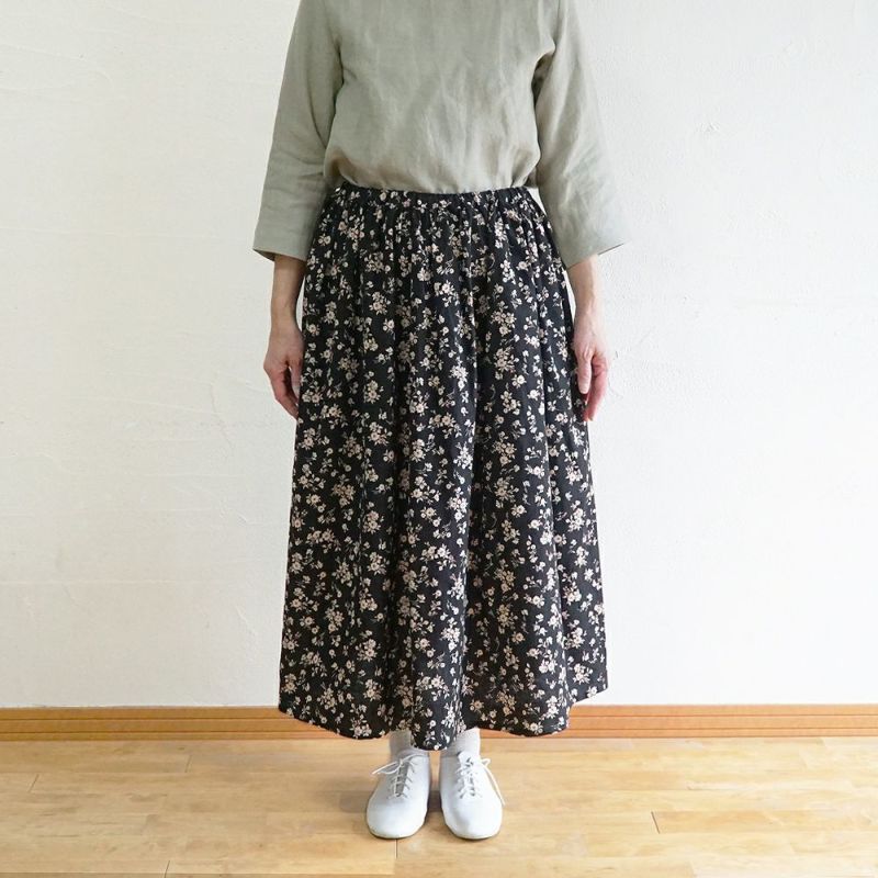 Branch m‘.,ブランチエム,ナチュラル,30代,40代,50代,60代,リネン,ゆったり,コットンリネン,スカート,リネンスカート,コットンリネンスカート,フレアスカート,ギャザースカート,花柄,花柄スカート,
