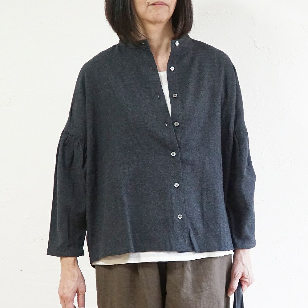 Branch m‘.,ブランチエム,ナチュラル,30代,40代,50代,60代,コットン,ゆったり,綿,ブラウス,スタンドカラーブラウス,スタンドカラー,バンドカラー,バンドカラ―ブラウス,綿ブラウス,ギャザーブラウス