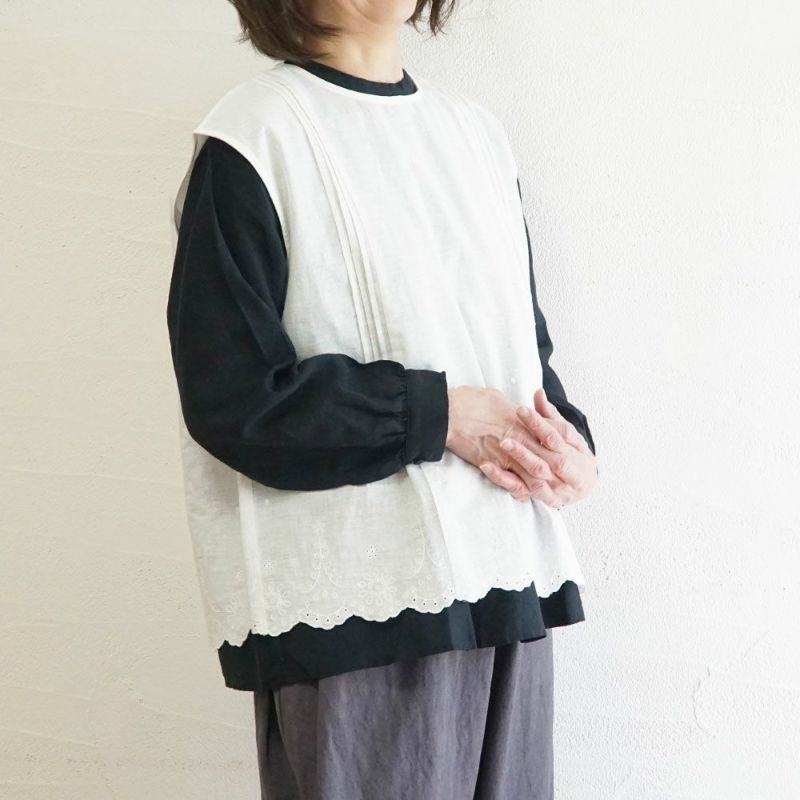 Branch m‘.,ブランチエム,ナチュラル,30代,40代,50代,60代,リネン,ゆったり,麻,ベスト,ブラウス,刺繍,スカラップ刺&#32353;,刺繍ブラウス