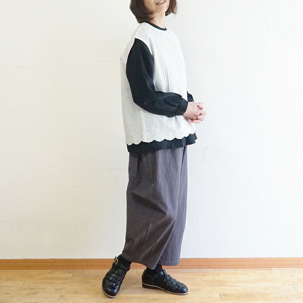 Branch m‘.,ブランチエム,ナチュラル,30代,40代,50代,60代,リネン,ゆったり,麻,ベスト,ブラウス,刺繍,スカラップ刺繡,刺繍ブラウス