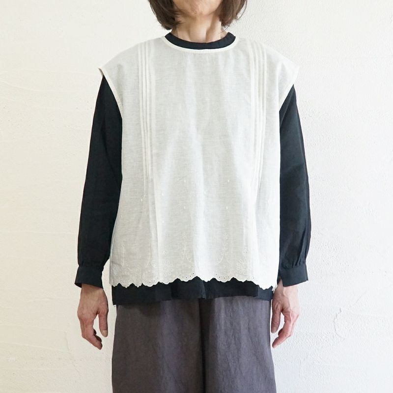 Branch m‘.,ブランチエム,ナチュラル,30代,40代,50代,60代,リネン,ゆったり,麻,ベスト,ブラウス,刺繍,スカラップ刺繡,刺繍ブラウス