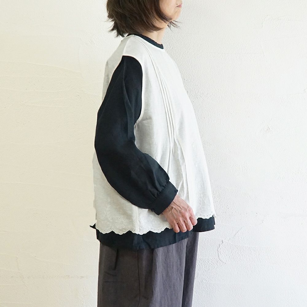 Branch m‘.,ブランチエム,ナチュラル,30代,40代,50代,60代,リネン,ゆったり,麻,ベスト,ブラウス,刺繍,スカラップ刺繡,刺繍ブラウス