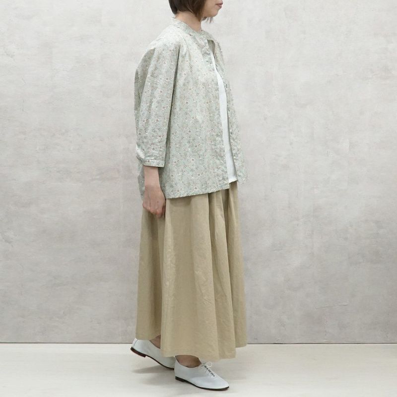 Branch m‘.,ブランチエム,ナチュラル,30代,40代,50代,60代,コットン,ゆったり,綿,blouse,ブラウス,綿ブラウス,コットンブラウス,綿ローン,花柄,花柄ブラウス,バンドカラーブラウス,バンドカラー,スタンドカラー,スタンドカラーブラウス