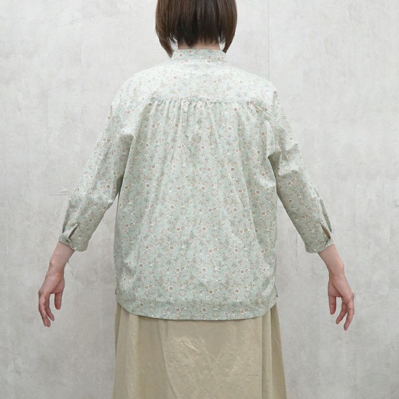 Branch m‘.,ブランチエム,ナチュラル,30代,40代,50代,60代,コットン,ゆったり,綿,blouse,ブラウス,綿ブラウス,コットンブラウス,綿ローン,花柄,花柄ブラウス,バンドカラーブラウス,バンドカラー,スタンドカラー,スタンドカラーブラウス