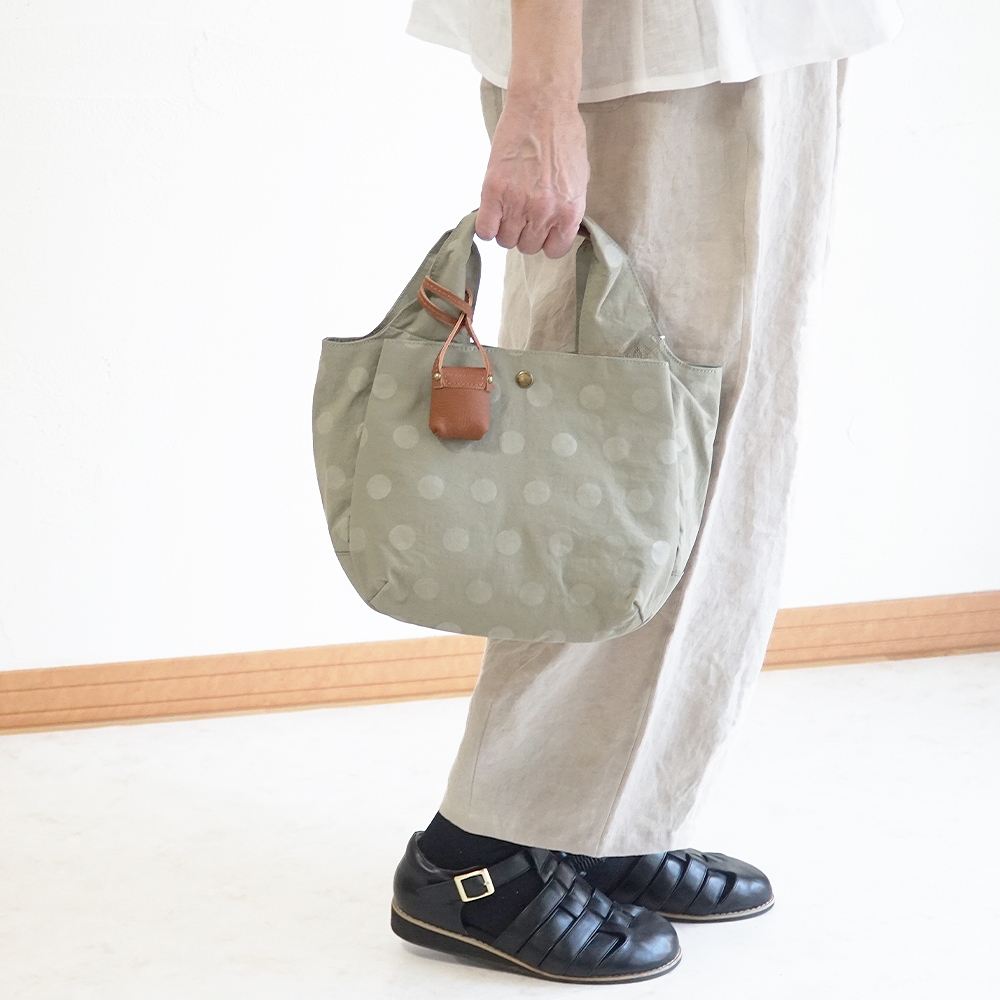 Branch m‘.,ブランチエム,ナチュラル,30代,40代,50代,60代,ゆったり,バッグ,サコッシュ,toleur,トーラ,トートバッグ,革バッグ,カウレザーバッグ,カウレザー,