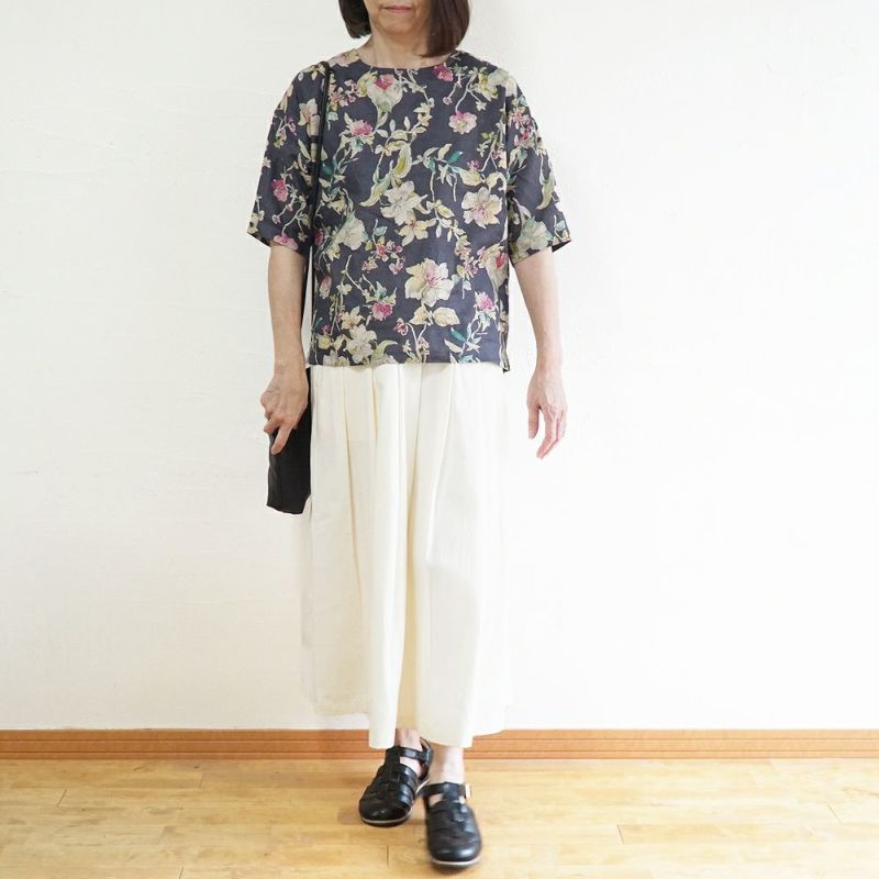 Branch m‘.,ブランチエム,ナチュラル,30代,40代,50代,60代,リネン,ゆったり,ブラウス,プルオーバー,リネンブラウス,５分袖,５分袖プルオーバー,プルオーバーブラウス,花柄,花柄ブラウス,