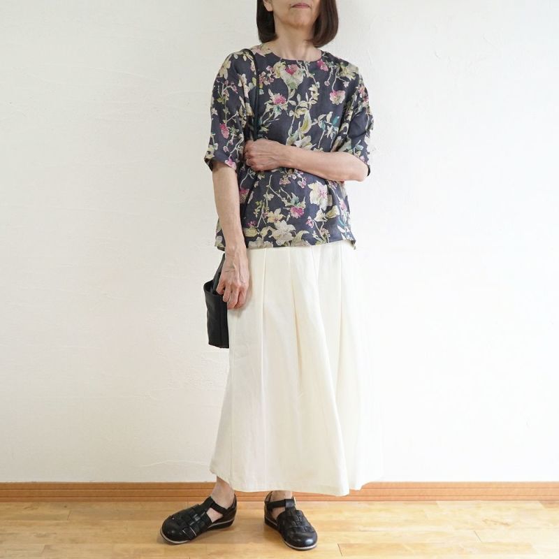 Branch m‘.,ブランチエム,ナチュラル,30代,40代,50代,60代,リネン,ゆったり,ブラウス,プルオーバー,リネンブラウス,５分袖,５分袖プルオーバー,プルオーバーブラウス,花柄,花柄ブラウス,