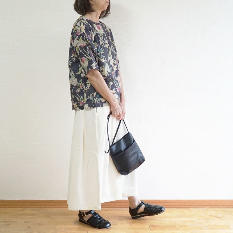 Branch m‘.,ブランチエム,ナチュラル,30代,40代,50代,60代,リネン,ゆったり,ブラウス,プルオーバー,リネンブラウス,５分袖,５分袖プルオーバー,プルオーバーブラウス,花柄,花柄ブラウス,
