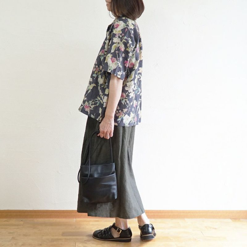 Branch m‘.,ブランチエム,ナチュラル,30代,40代,50代,60代,リネン,ゆったり,ブラウス,リネンブラウス,花柄,花柄ブラウス,オープンカラー,オープンカラーシャツ,リネンシャツ,開襟シャツ