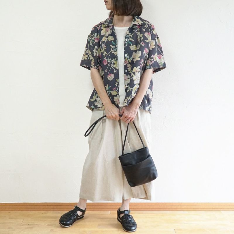 Branch m‘.,ブランチエム,ナチュラル,30代,40代,50代,60代,リネン,ゆったり,ブラウス,リネンブラウス,花柄,花柄ブラウス,オープンカラー,オープンカラーシャツ,リネンシャツ,開襟シャツ