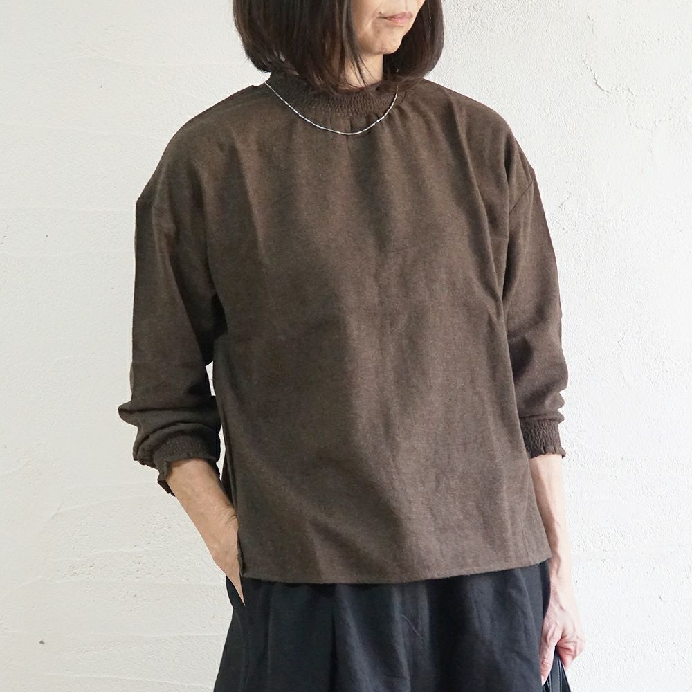 Branch m‘.,ブランチエム,ナチュラル,30代,40代,50代,60代,コットン,ゆったり,blouse,ブラウス,綿ブラウス,起毛ブラウス,フリル,フリルブラウス,シャーリング,シャーリングブラウス 