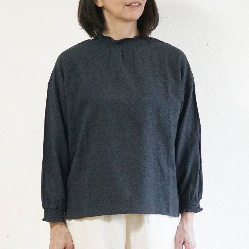 Branch m‘.,ブランチエム,ナチュラル,30代,40代,50代,60代,コットン,ゆったり,blouse,ブラウス,綿ブラウス,起毛ブラウス,フリル,フリルブラウス,シャーリング,シャーリングブラウス 