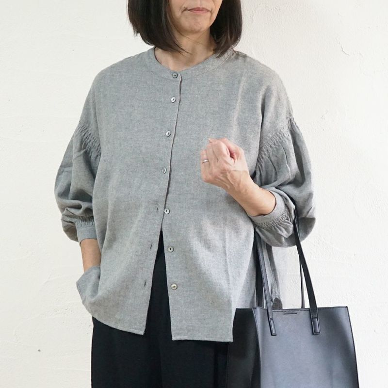 Branch m‘.,ブランチエム,ナチュラル,30代,40代,50代,60代,コットン,ゆったり,blouse,ブラウス,綿ブラウス,起毛ブラウス,シャーリング,シャーリングブラウス,バンドカラー,バンドカラーブラウス,スタンドカラー,スタンドカラーブラウス,羽織,羽織ブラウス