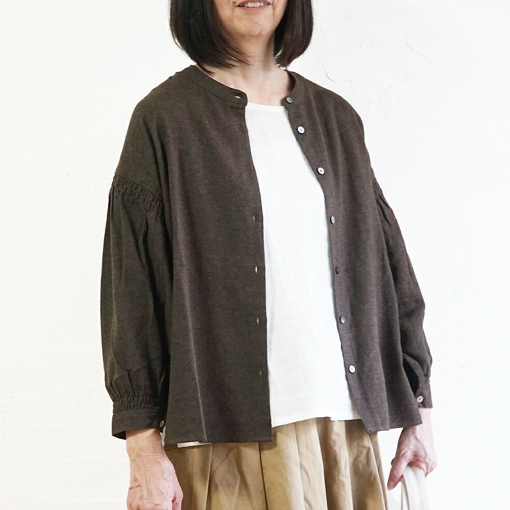 Branch m‘.,ブランチエム,ナチュラル,30代,40代,50代,60代,コットン,ゆったり,blouse,ブラウス,綿ブラウス,起毛ブラウス,シャーリング,シャーリングブラウス,バンドカラー,バンドカラーブラウス,スタンドカラー,スタンドカラーブラウス,羽織,羽織ブラウス