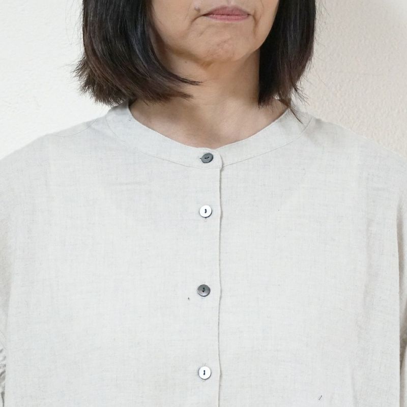 Branch m‘.,ブランチエム,ナチュラル,30代,40代,50代,60代,コットン,ゆったり,blouse,ブラウス,綿ブラウス,起毛ブラウス,シャーリング,シャーリングブラウス,バンドカラー,バンドカラーブラウス,スタンドカラー,スタンドカラーブラウス,羽織,羽織ブラウス