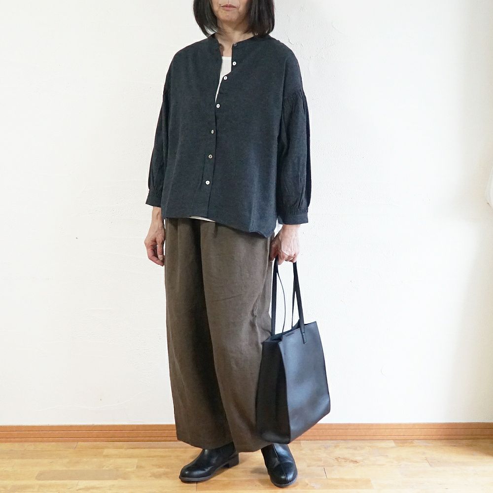 Branch m‘.,ブランチエム,ナチュラル,30代,40代,50代,60代,コットン,ゆったり,blouse,ブラウス,綿ブラウス,起毛ブラウス,シャーリング,シャーリングブラウス,バンドカラー,バンドカラーブラウス,スタンドカラー,スタンドカラーブラウス,羽織,羽織ブラウス