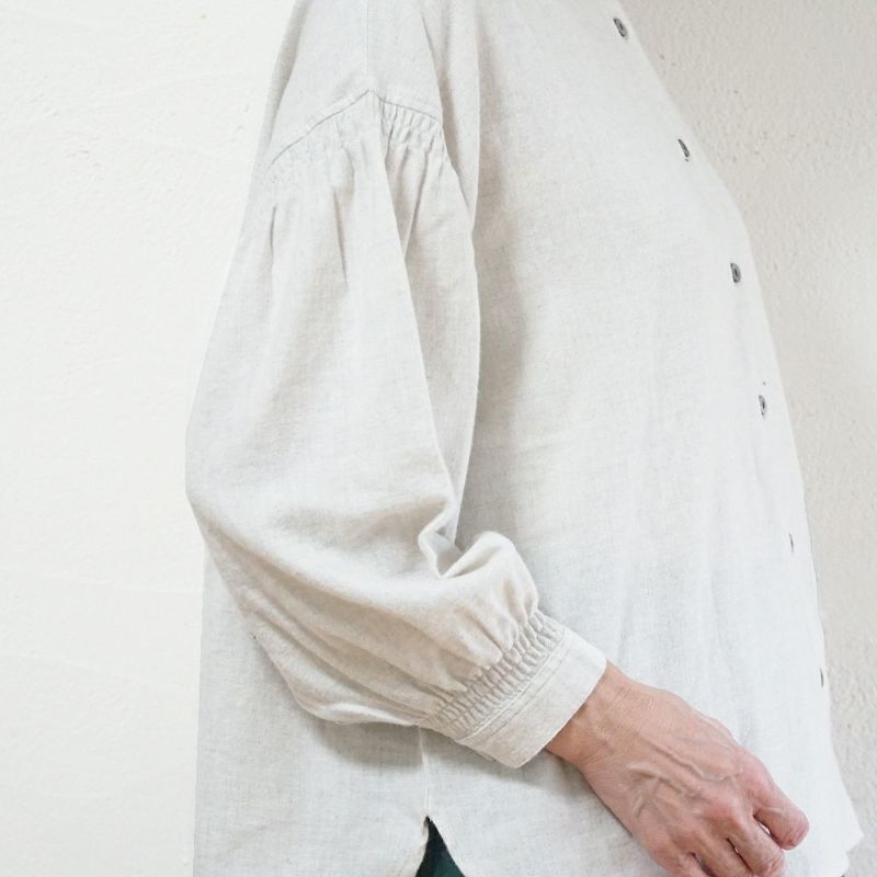 Branch m‘.,ブランチエム,ナチュラル,30代,40代,50代,60代,コットン,ゆったり,blouse,ブラウス,綿ブラウス,起毛ブラウス,シャーリング,シャーリングブラウス,バンドカラー,バンドカラーブラウス,スタンドカラー,スタンドカラーブラウス,羽織,羽織ブラウス