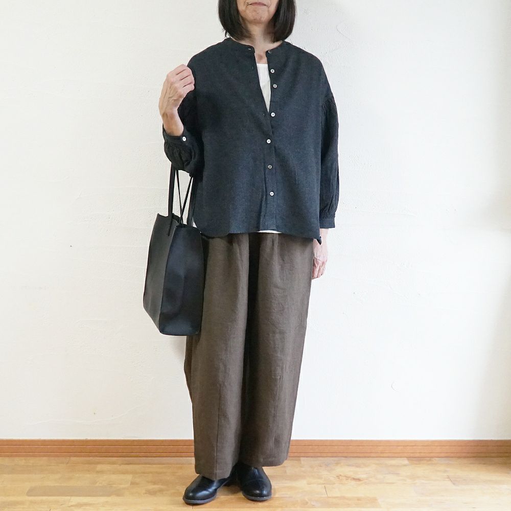 Branch m‘.,ブランチエム,ナチュラル,30代,40代,50代,60代,コットン,ゆったり,blouse,ブラウス,綿ブラウス,起毛ブラウス,シャーリング,シャーリングブラウス,バンドカラー,バンドカラーブラウス,スタンドカラー,スタンドカラーブラウス,羽織,羽織ブラウス