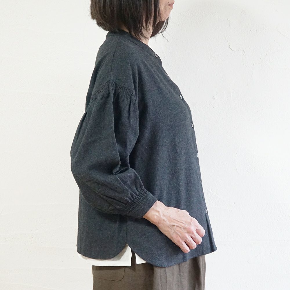 Branch m‘.,ブランチエム,ナチュラル,30代,40代,50代,60代,コットン,ゆったり,blouse,ブラウス,綿ブラウス,起毛ブラウス,シャーリング,シャーリングブラウス,バンドカラー,バンドカラーブラウス,スタンドカラー,スタンドカラーブラウス,羽織,羽織ブラウス