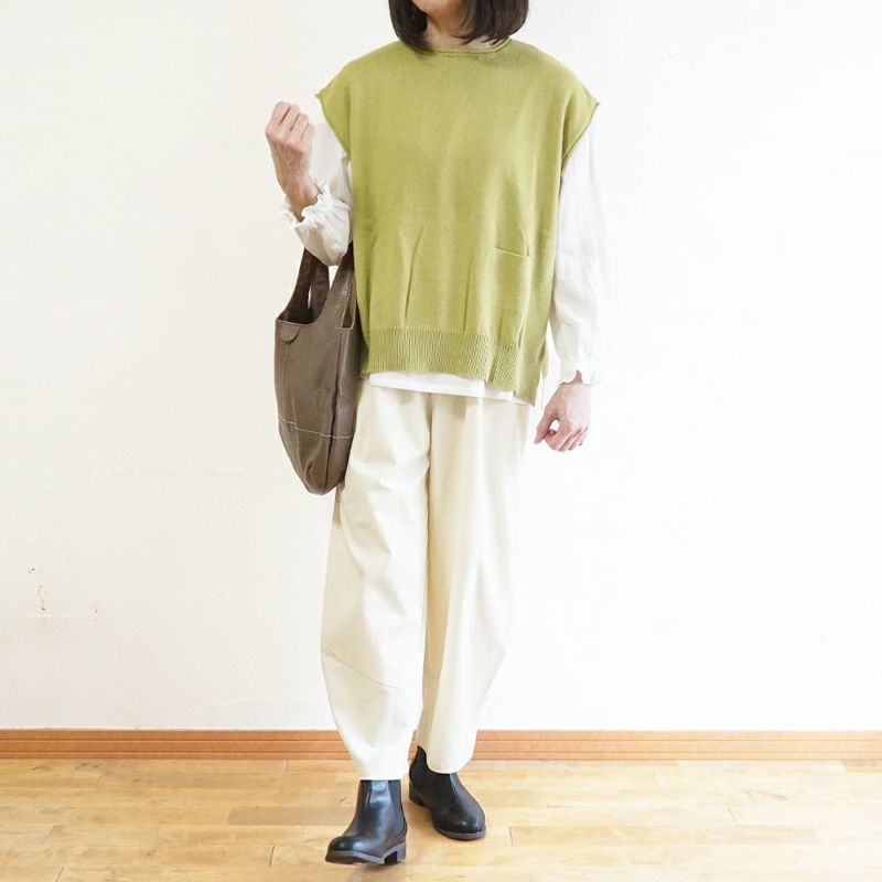 Branch m‘.,ブランチエム,ナチュラル,30代,40代,50代,60代,綿,ゆったり,コットン,ニット,ニットベスト,ベスト,ウール混,重ね着,レイヤードコーデ,レイヤード,