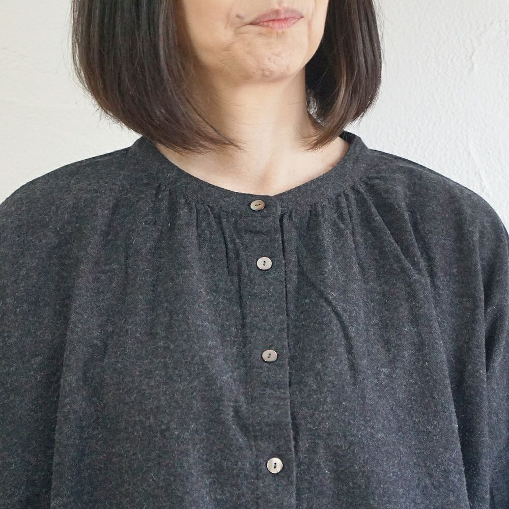 Branch m‘.,ブランチエム,ナチュラル,30代,40代,50代,60代,コットン,ゆったり,blouse,ブラウス,綿ブラウス,綿ウール,コットンウール,チュニック,ギャザーチュニック,羽織チュニック,ライトアウター,カーディガン,チュニックブラウス 