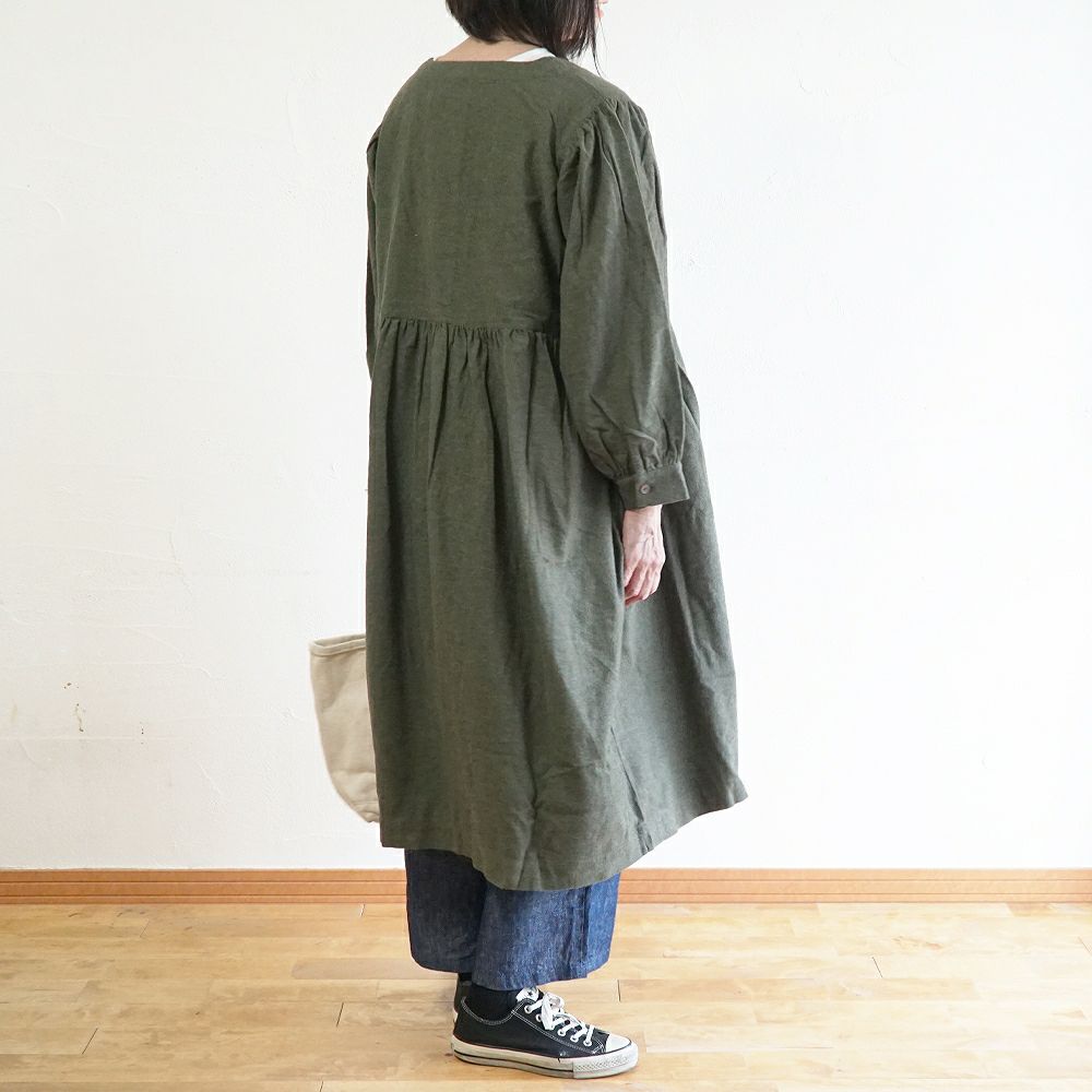 Branch m‘.,ブランチエム,ナチュラル,30代,40代,50代,60代,コットン,ゆったり,blouse,ブラウス,綿ブラウス,綿ウール,コットンウール,ワンピース,ギャザーワンピース,羽織ワンピース,ライトアウター,カーディガン,起毛ワンピース