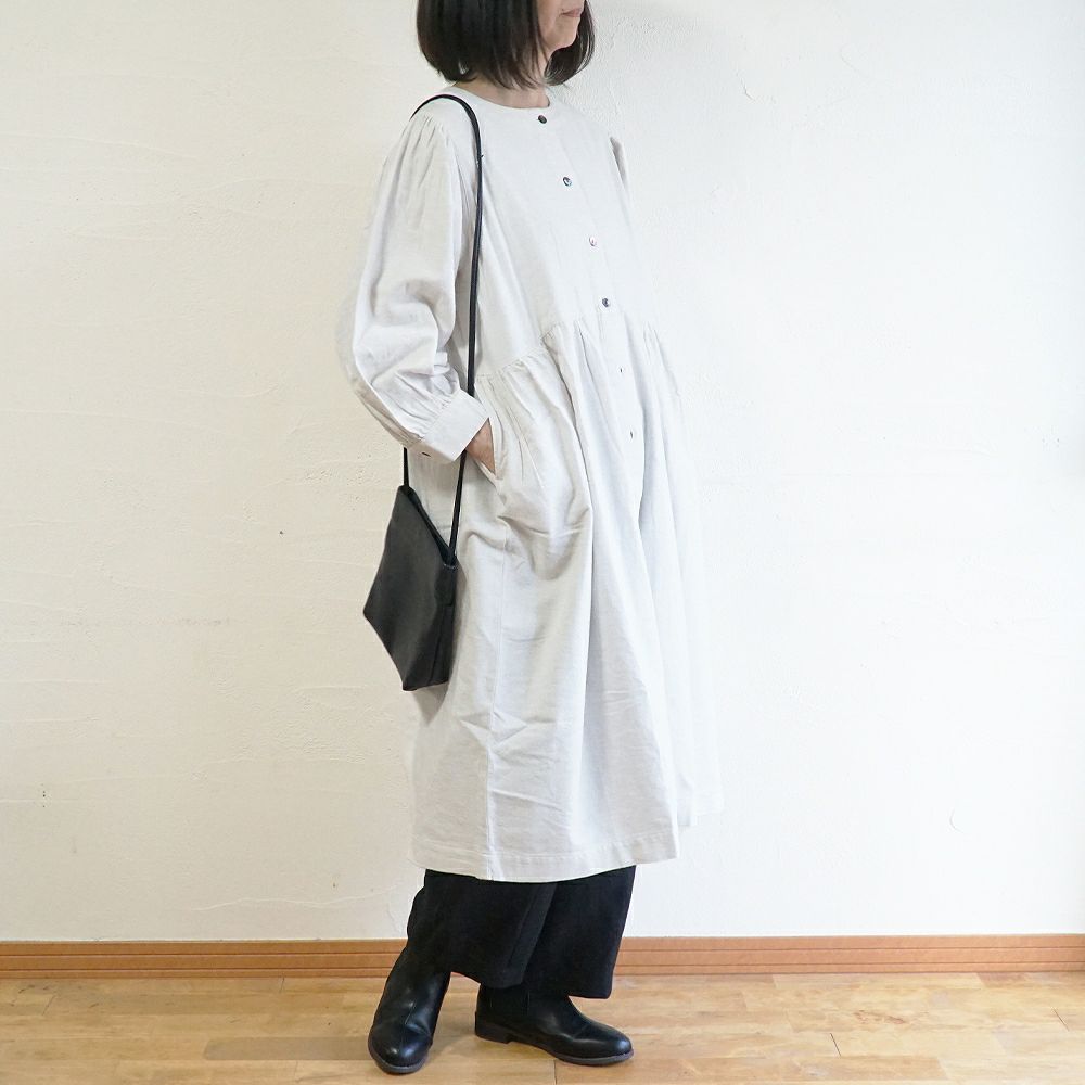 Branch m‘.,ブランチエム,ナチュラル,30代,40代,50代,60代,コットン,ゆったり,blouse,ブラウス,綿ブラウス,綿ウール,コットンウール,ワンピース,ギャザーワンピース,羽織ワンピース,ライトアウター,カーディガン,起毛ワンピース