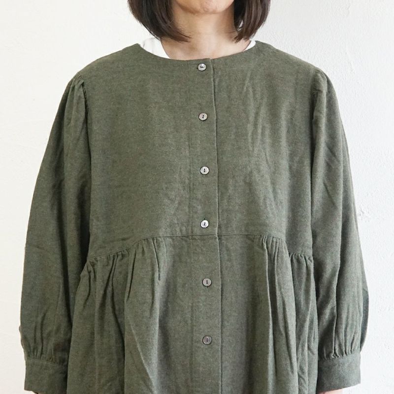 Branch m‘.,ブランチエム,ナチュラル,30代,40代,50代,60代,コットン,ゆったり,blouse,ブラウス,綿ブラウス,綿ウール,コットンウール,ワンピース,ギャザーワンピース,羽織ワンピース,ライトアウター,カーディガン,起毛ワンピース