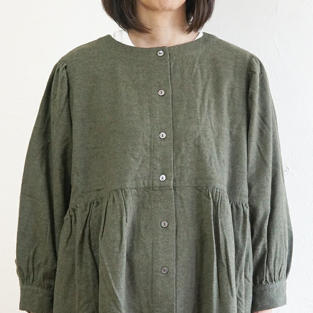 Branch m‘.,ブランチエム,ナチュラル,30代,40代,50代,60代,コットン,ゆったり,blouse,ブラウス,綿ブラウス,綿ウール,コットンウール,ワンピース,ギャザーワンピース,羽織ワンピース,ライトアウター,カーディガン,起毛ワンピース