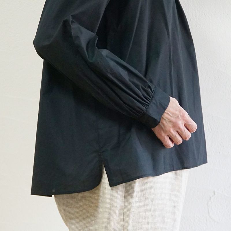 Branch m‘.,ブランチエム,ナチュラル,30代,40代,50代,60代,コットン,ゆったり,コットン,コットンブラウス,綿ブラウス,フリル,フリルブラウス,シャーリング,シャーリングブラウス,フォーマル,オケージョン,セットアップ