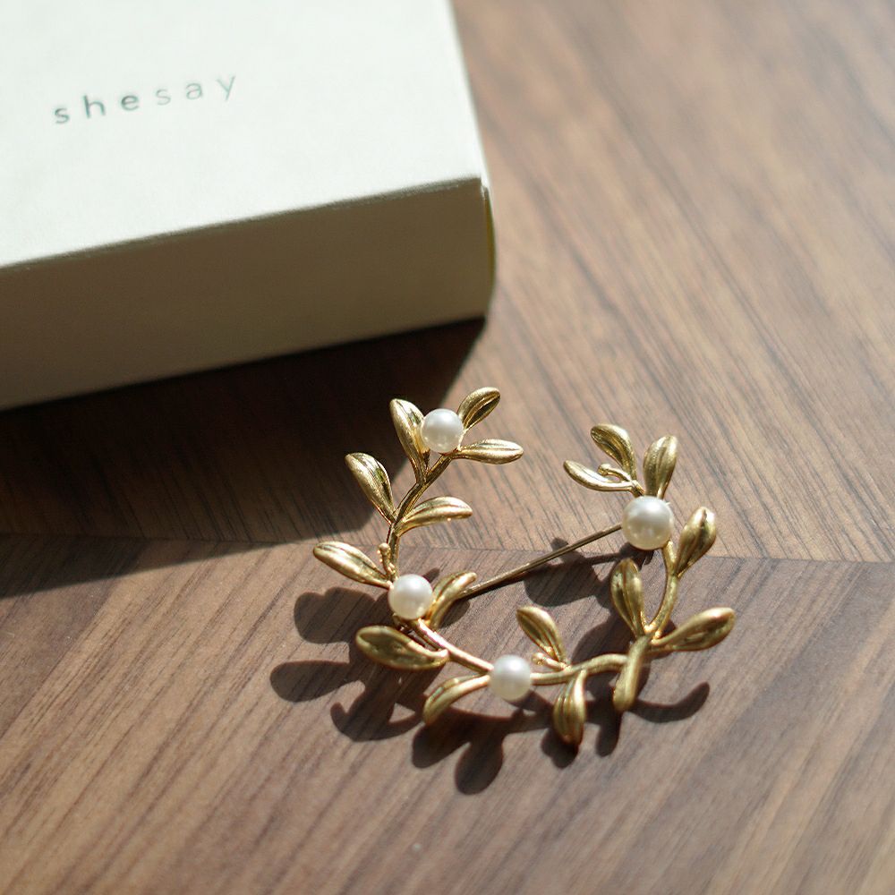 Branch m‘.,ブランチエム,ナチュラル,30代,40代,50代,60代,ブローチ,アクセサリー,パール,リース,リースブローチ,パールブローチ,オケージョンスタイル,オケージョン,セレモニー