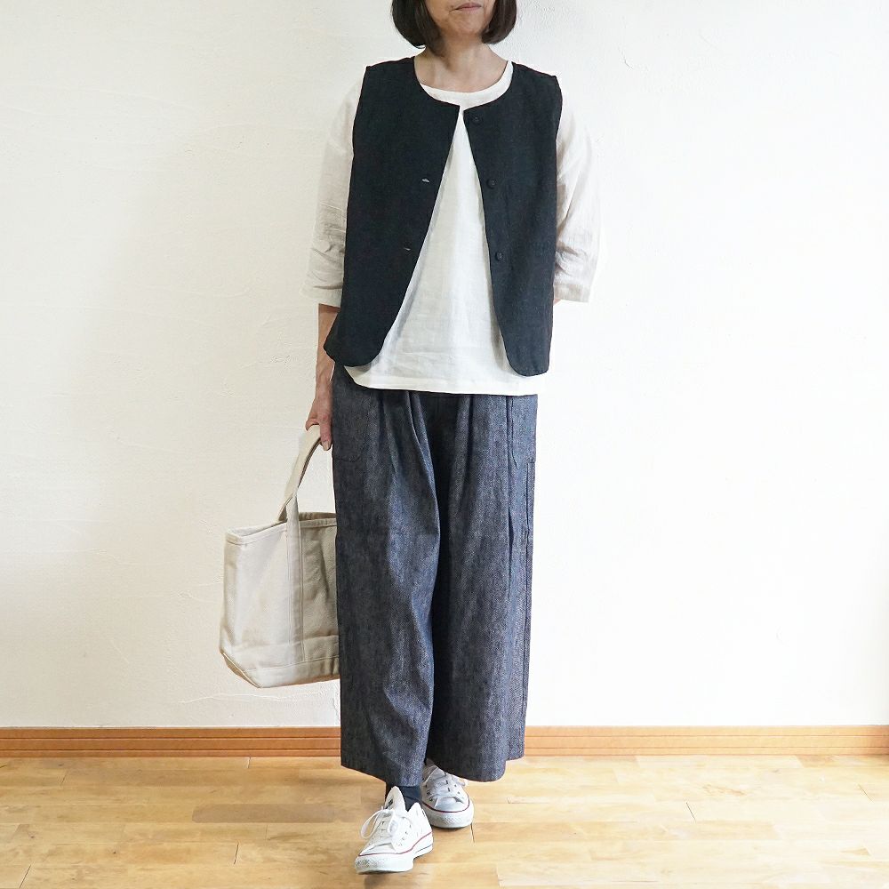 Branch m‘.,ブランチエム,ナチュラル,30代,40代,50代,60代,リネン,ゆったり,刺繍,刺繍ベスト,ベスト,2way,前後着用,2wayベスト