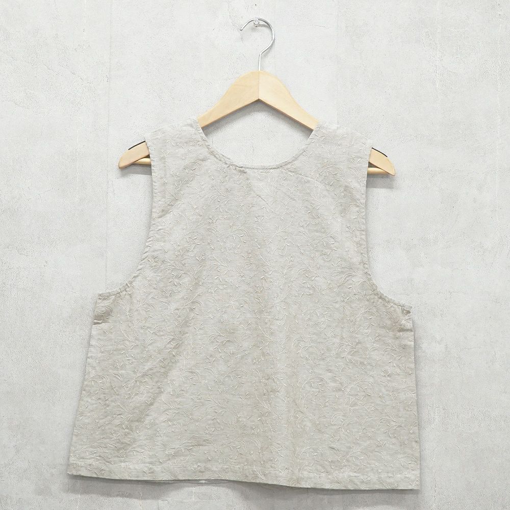 Branch m‘.,ブランチエム,ナチュラル,30代,40代,50代,60代,リネン,ゆったり,刺繍,刺繍ベスト,ベスト,2way,前後着用,2wayベスト