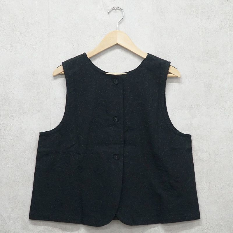 Branch m‘.,ブランチエム,ナチュラル,30代,40代,50代,60代,リネン,ゆったり,刺繍,刺繍ベスト,ベスト,2way,前後着用,2wayベスト