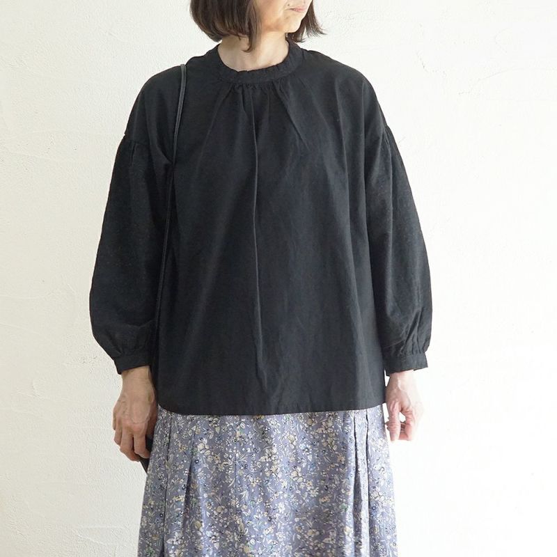 Branch m‘.,ブランチエム,ナチュラル,30代,40代,50代,60代,リネン,ゆったり,刺繍,刺繍ブラウス,blouse,ブラウス,プルオーバー,プルオーバーブラウス