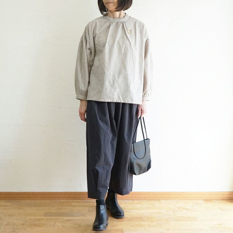 Branch m‘.,ブランチエム,ナチュラル,30代,40代,50代,60代,リネン,ゆったり,刺繍,刺繍ブラウス,blouse,ブラウス,プルオーバー,プルオーバーブラウス