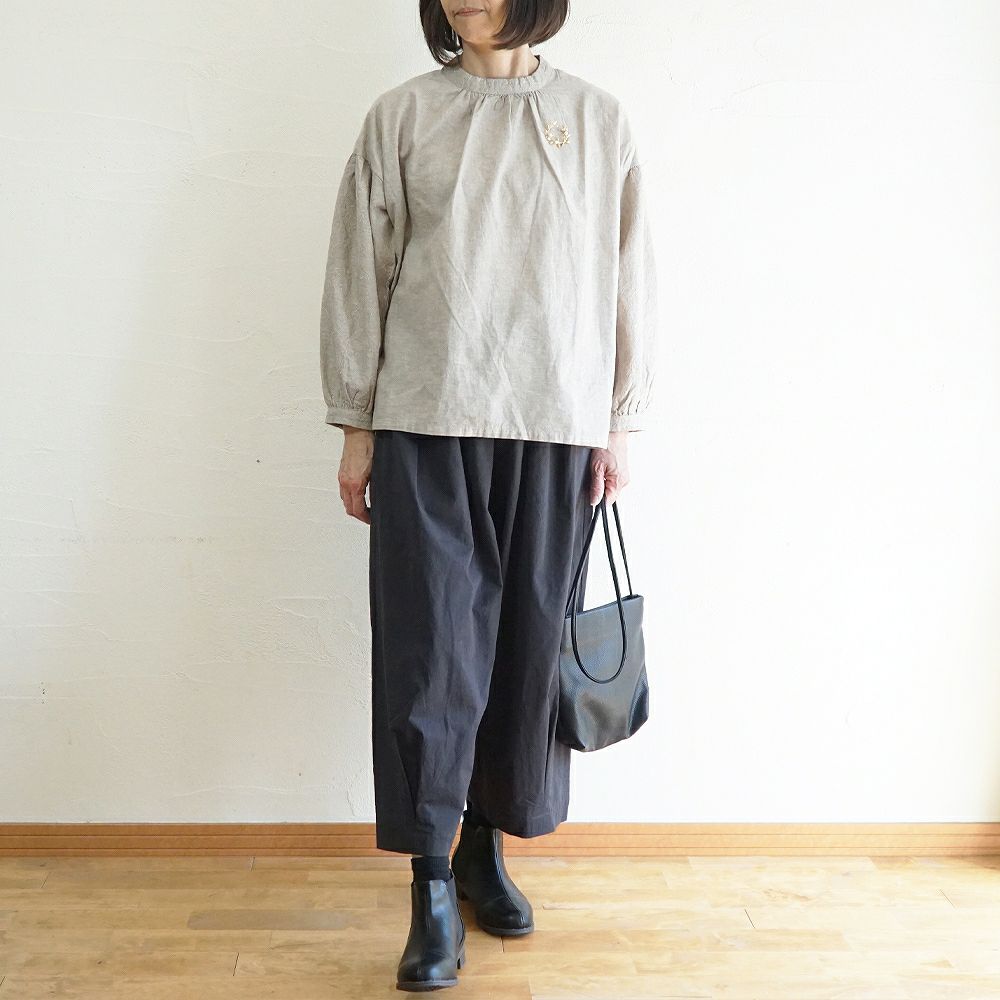 Branch m‘.,ブランチエム,ナチュラル,30代,40代,50代,60代,リネン,ゆったり,刺繍,刺繍ブラウス,blouse,ブラウス,プルオーバー,プルオーバーブラウス
