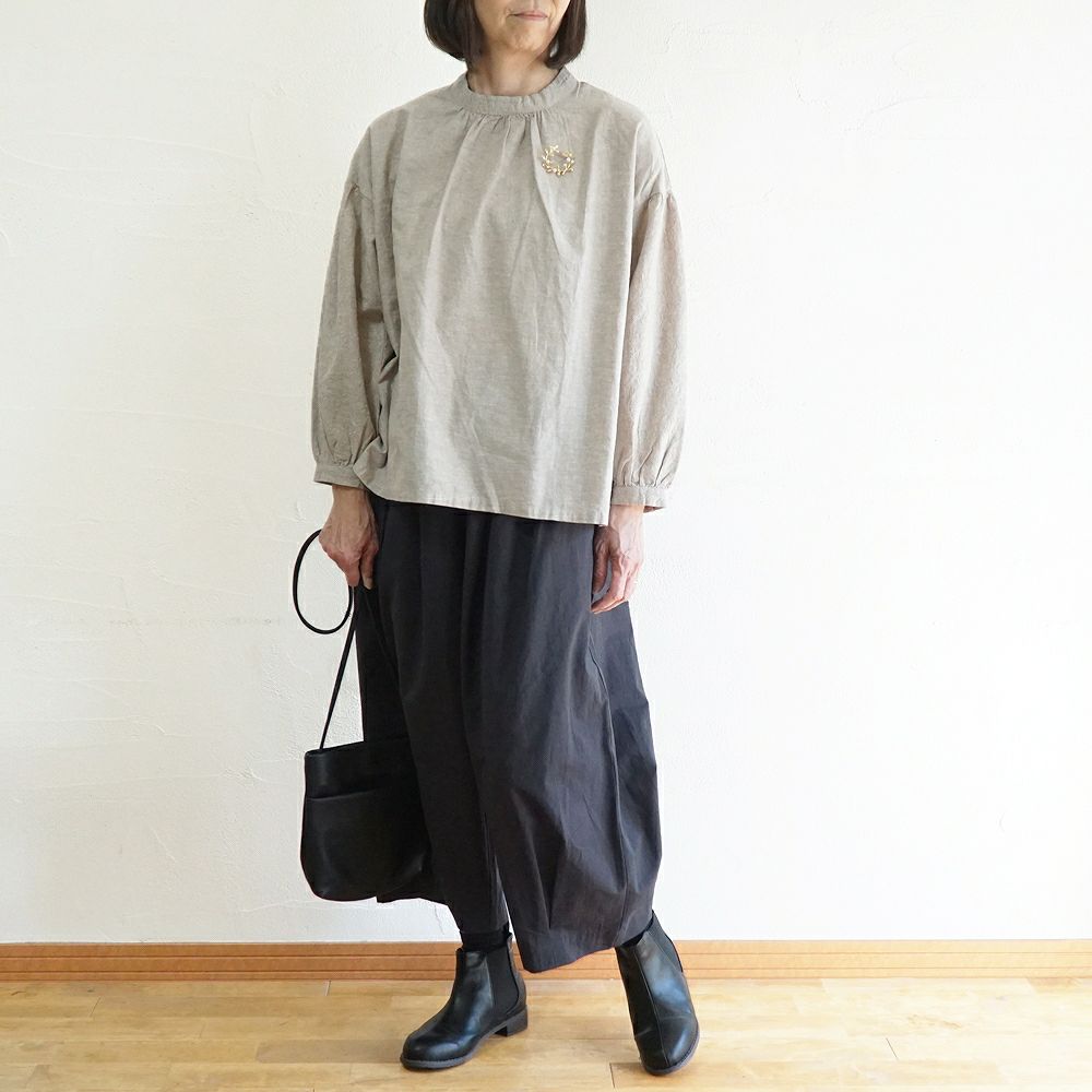 Branch m‘.,ブランチエム,ナチュラル,30代,40代,50代,60代,リネン,ゆったり,刺繍,刺繍ブラウス,blouse,ブラウス,プルオーバー,プルオーバーブラウス