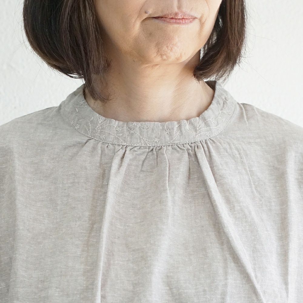 Branch m‘.,ブランチエム,ナチュラル,30代,40代,50代,60代,リネン,ゆったり,刺繍,刺繍ブラウス,blouse,ブラウス,プルオーバー,プルオーバーブラウス