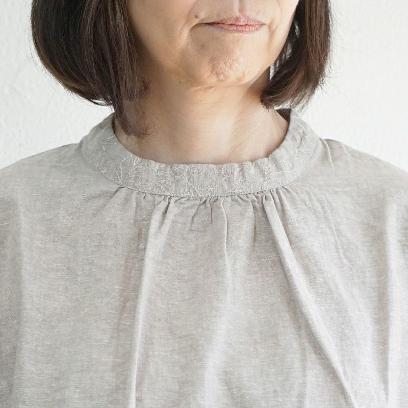 Branch m‘.,ブランチエム,ナチュラル,30代,40代,50代,60代,リネン,ゆったり,刺繍,刺繍ブラウス,blouse,ブラウス,プルオーバー,プルオーバーブラウス
