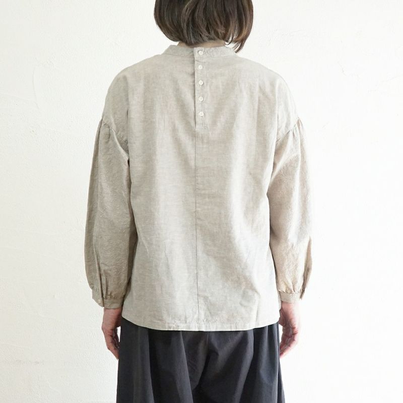 Branch m‘.,ブランチエム,ナチュラル,30代,40代,50代,60代,リネン,ゆったり,刺繍,刺繍ブラウス,blouse,ブラウス,プルオーバー,プルオーバーブラウス