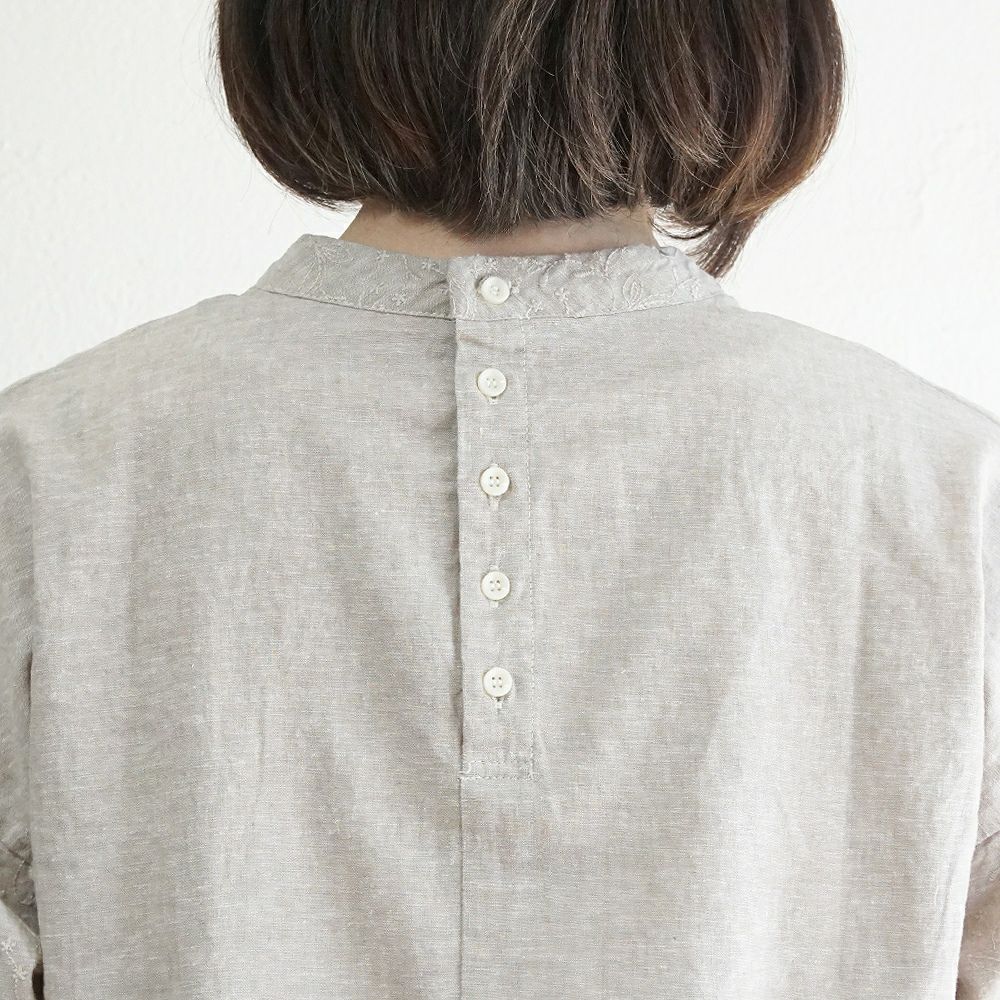 Branch m‘.,ブランチエム,ナチュラル,30代,40代,50代,60代,リネン,ゆったり,刺繍,刺繍ブラウス,blouse,ブラウス,プルオーバー,プルオーバーブラウス