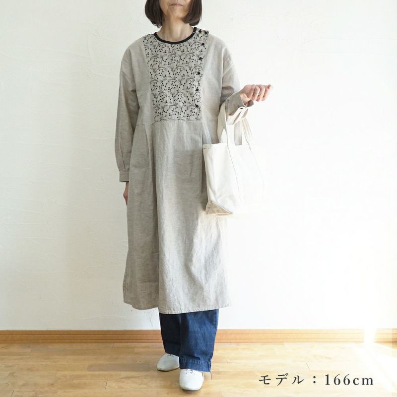Branch m‘.,ブランチエム,ナチュラル,30代,40代,50代,60代,リネン,ゆったり,刺繍,刺繍ワンピース,ワンピース,タックワンピース,