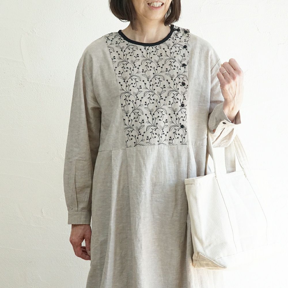 Branch m‘.,ブランチエム,ナチュラル,30代,40代,50代,60代,リネン,ゆったり,刺繍,刺繍ワンピース,ワンピース,タックワンピース,